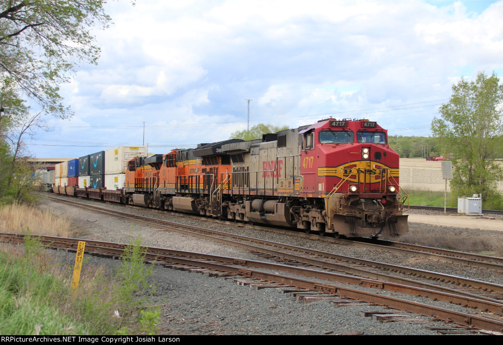 BNSF 4717 East